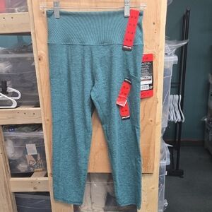 Kirkland Signature Size M Teal Brushed Capri Leggings